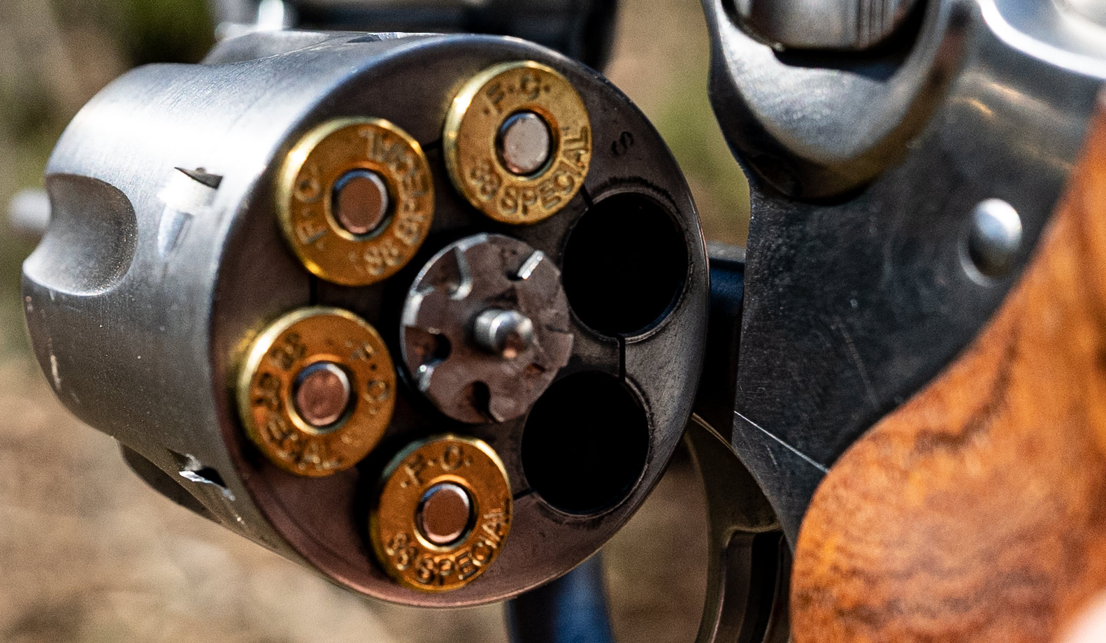 38 spl ammo loaded into the cylinder of a Ruger revolver