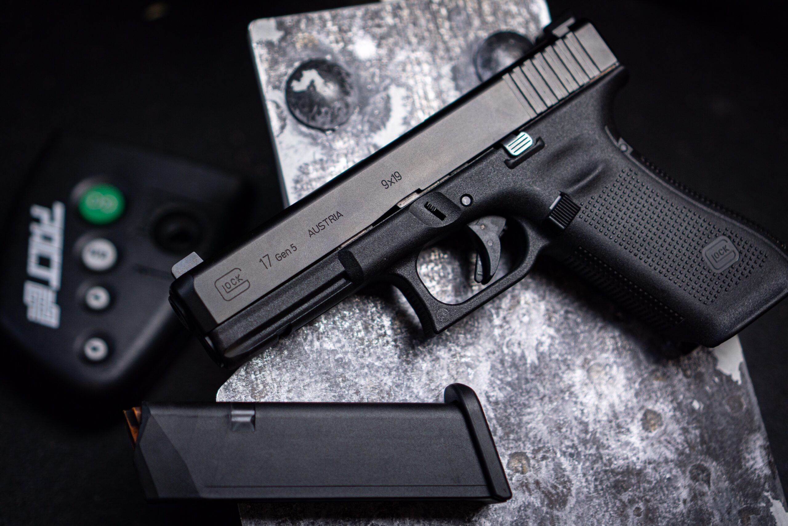 GLOCK 17 Gen5 9mm Semi-Auto Pistol with Front Serrations