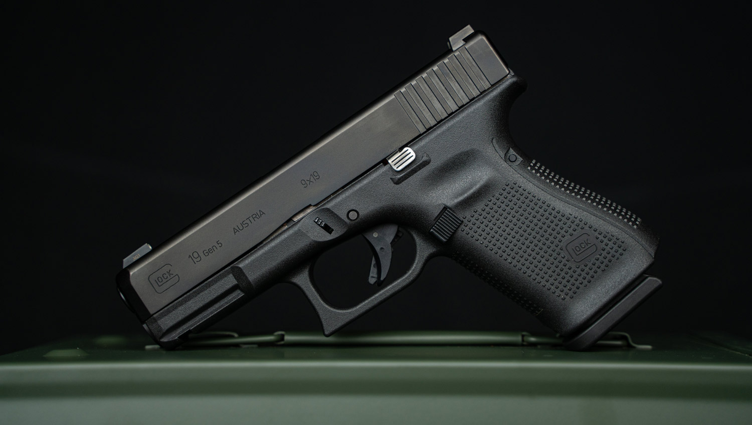Glock 19 9mm pistol